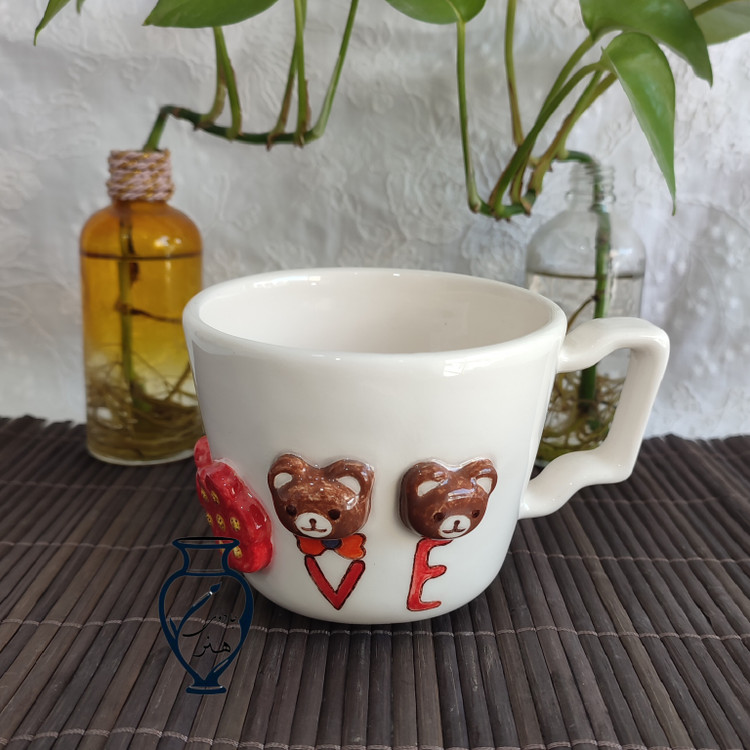 ماگ نقش برجسته خرس طرح love _ماگ سرامیکی دستساز نقش برجسته خرس متن love