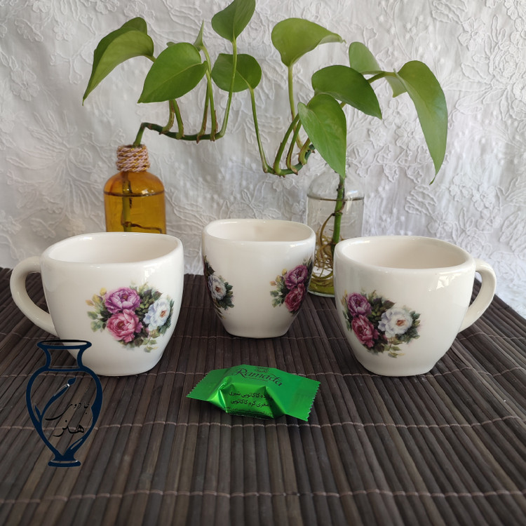 فنجان سرامیکی گل رز صورتی _ فنجان دستساز سرامیکی گل رز صورتی سفید